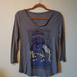 3/4 sleeve graphic tee